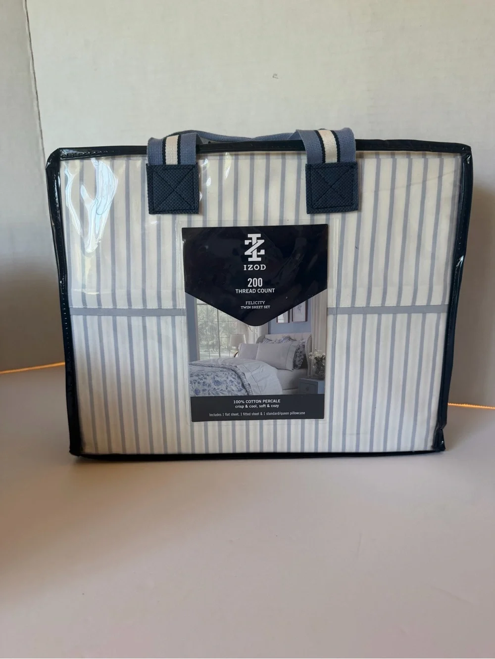 Izod Felicity Quilt and Sheet Set-Leaf Motif